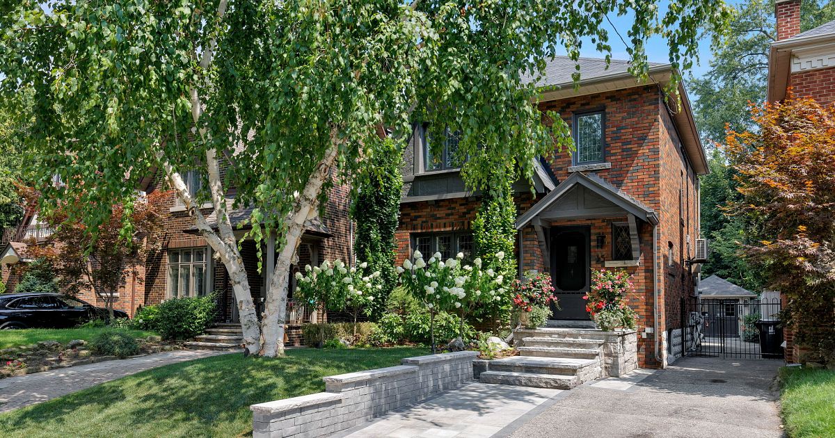 35 Grenview Boulevard North